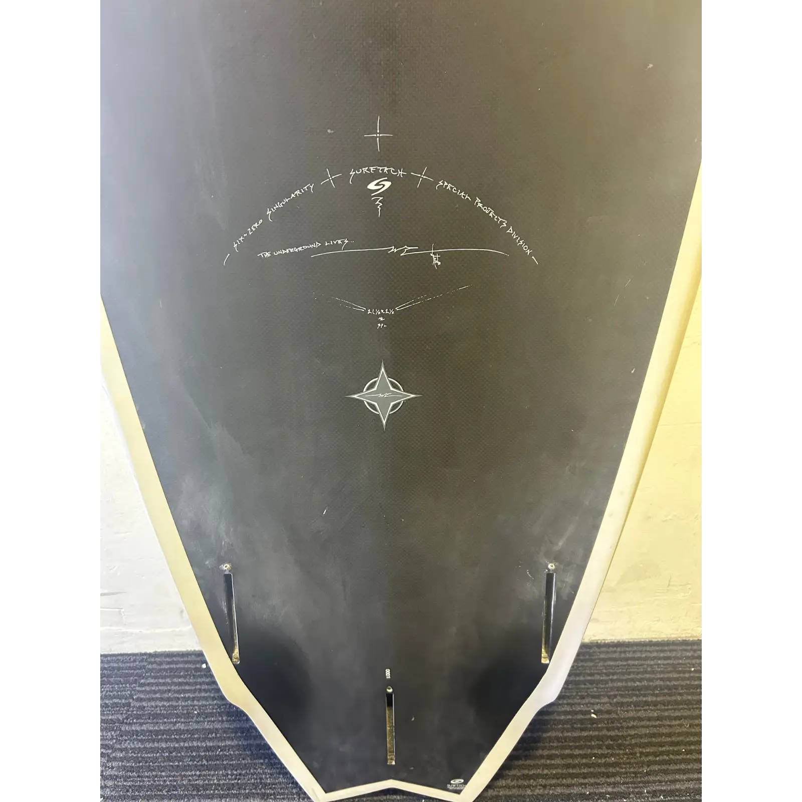 Wayne Rich Singularity 6'0 - Swallow Tail - Carbon Demo Board    Aroona Surf, Sydney